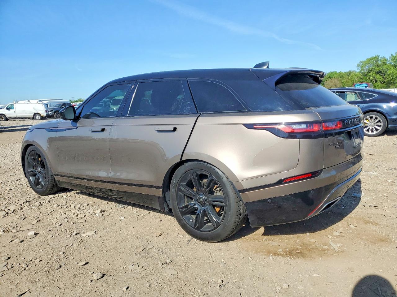 2018 LAND ROVER RANGE ROVER VELAR R-DYNAMIC SE photo 3