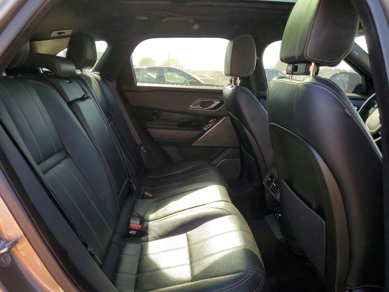 2018 LAND ROVER RANGE ROVER VELAR R-DYNAMIC SE photo 19