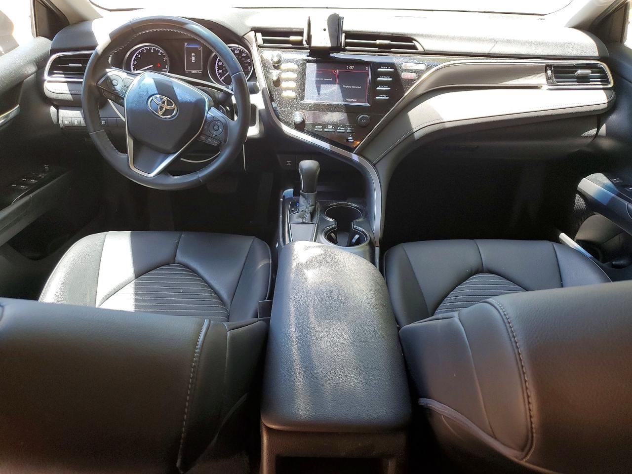 2018 TOYOTA CAMRY SE photo 15
