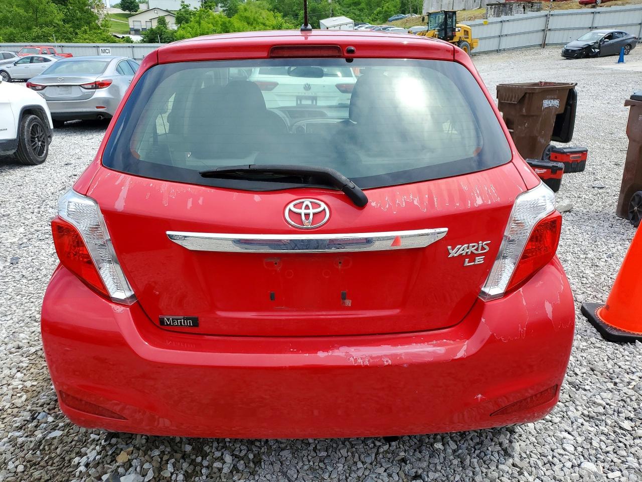 2013 TOYOTA YARIS 5-DOOR LE photo 11