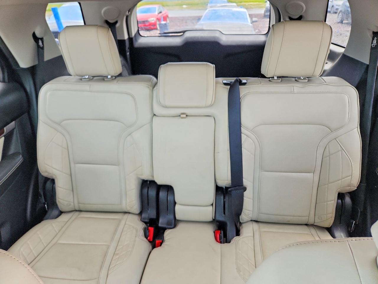 2017 FORD EXPLORER PLATINUM photo 28