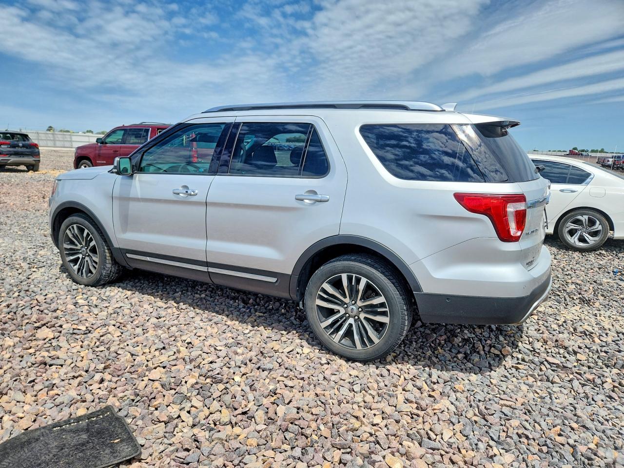 2017 FORD EXPLORER PLATINUM photo 4