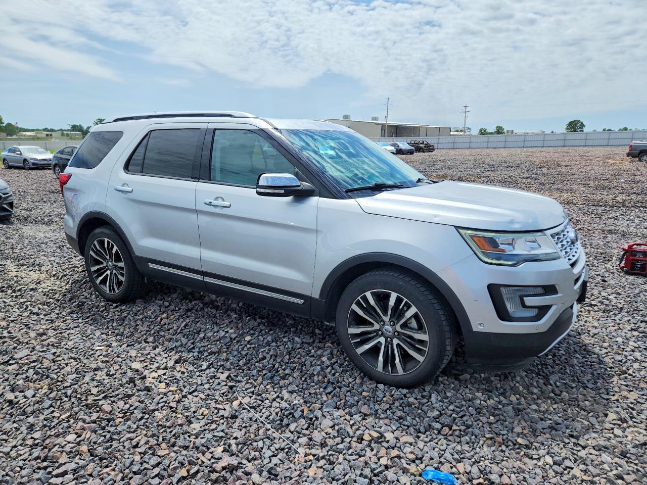 2017 FORD EXPLORER PLATINUM photo 10