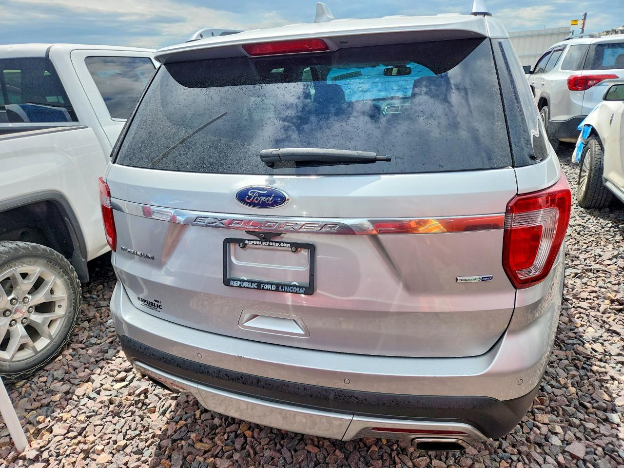2017 FORD EXPLORER PLATINUM photo 16