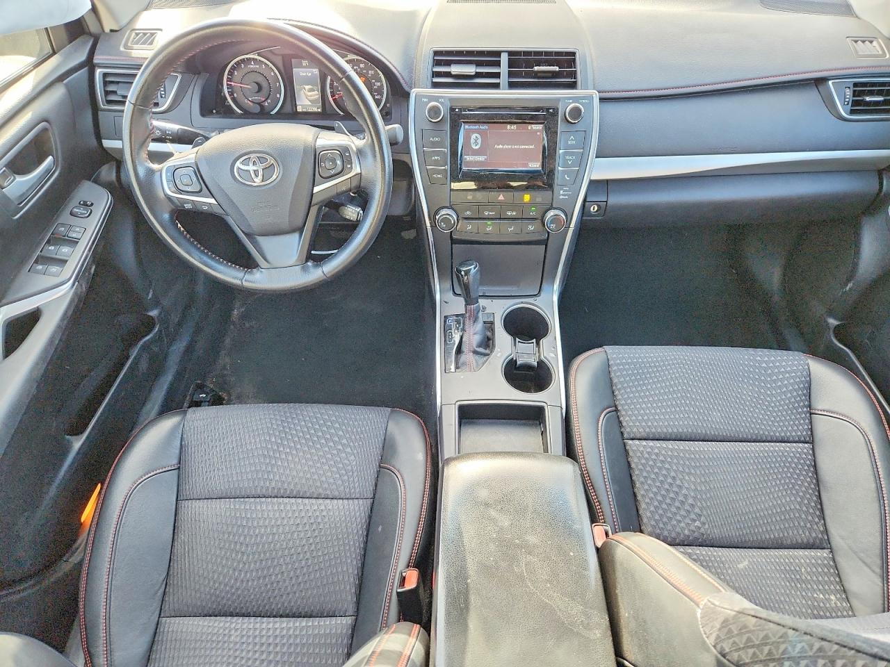 2015 TOYOTA CAMRY SE photo 15