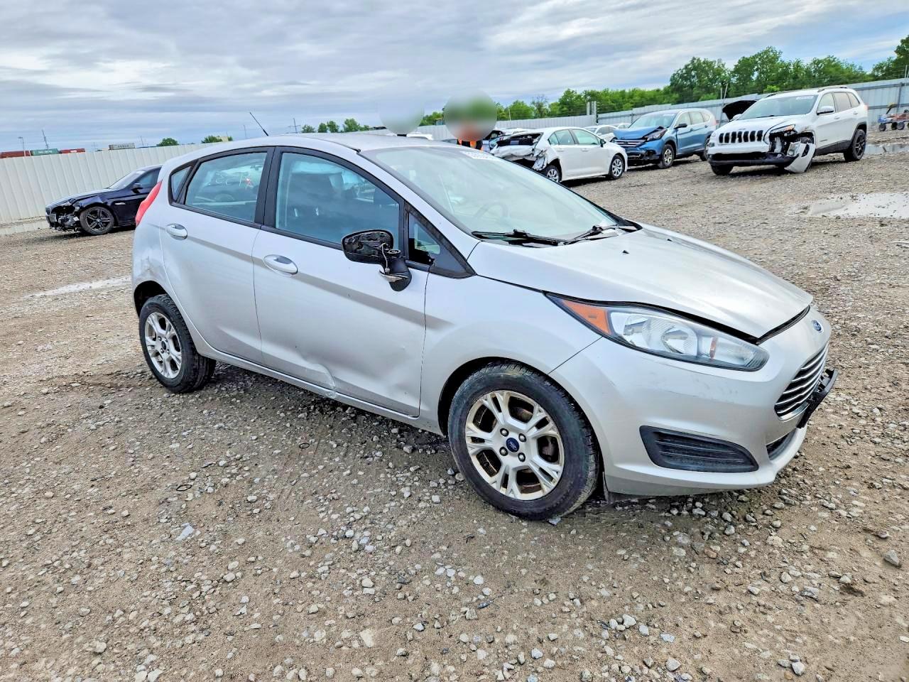 2015 FORD FIESTA SE photo 10