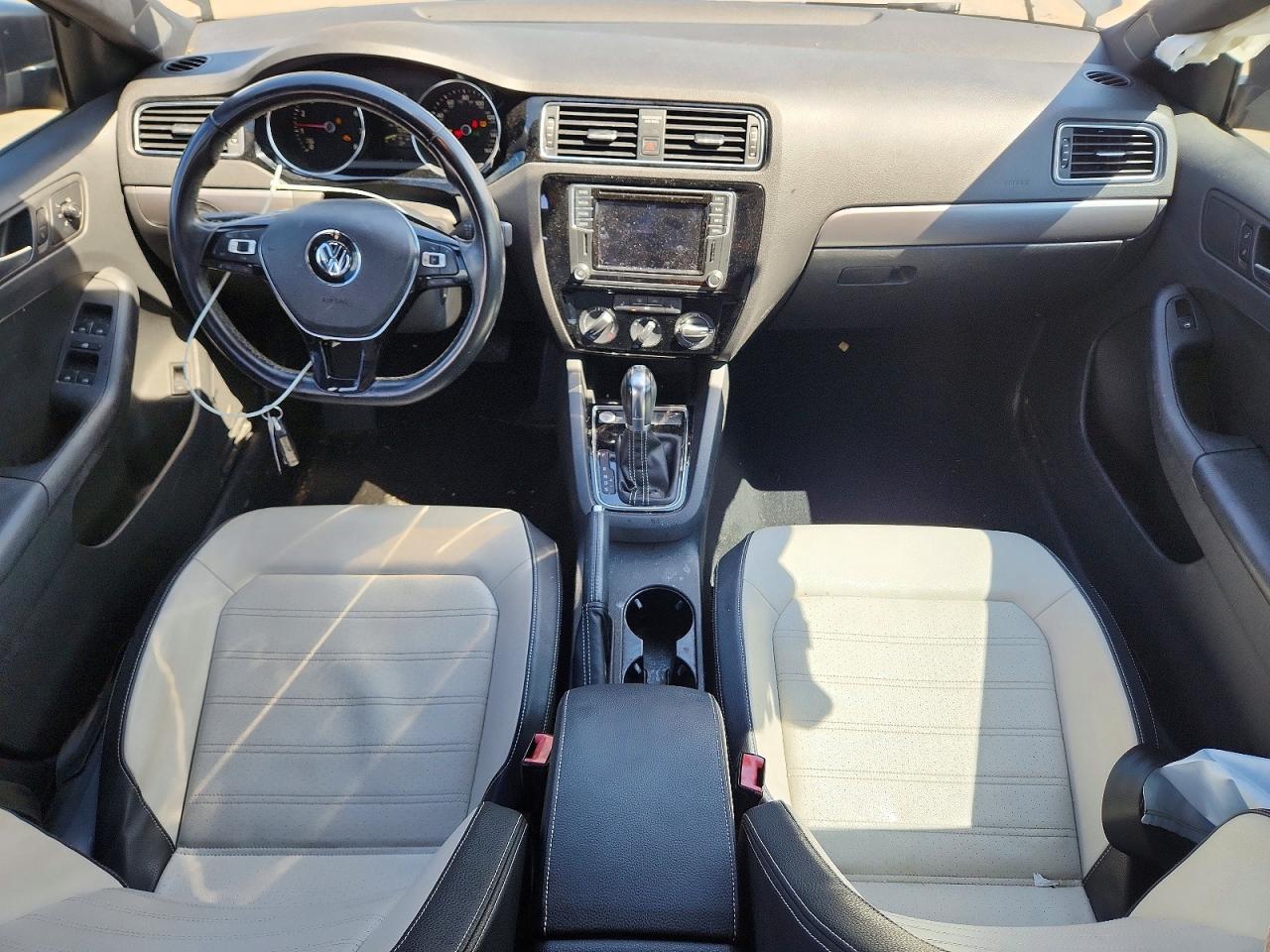 2016 VOLKSWAGEN JETTA SPORT photo 8