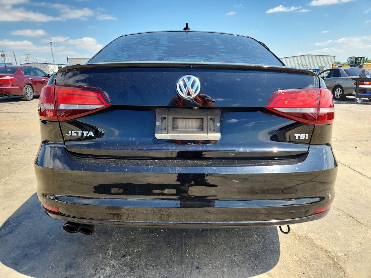 2016 VOLKSWAGEN JETTA SPORT photo 6
