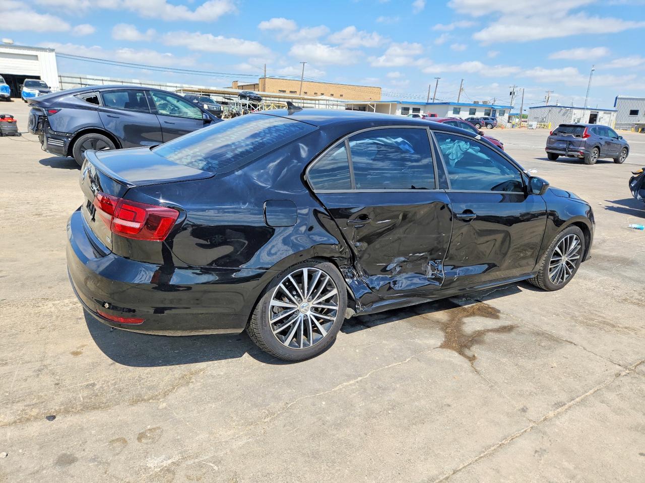 2016 VOLKSWAGEN JETTA SPORT photo 3