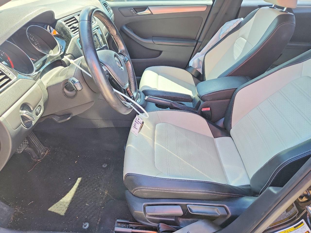 2016 VOLKSWAGEN JETTA SPORT photo 7