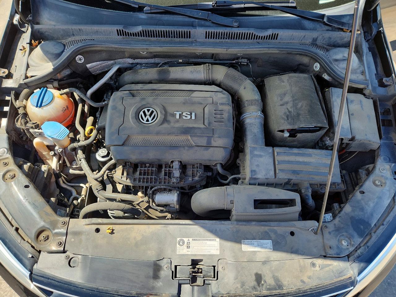 2016 VOLKSWAGEN JETTA SPORT photo 11