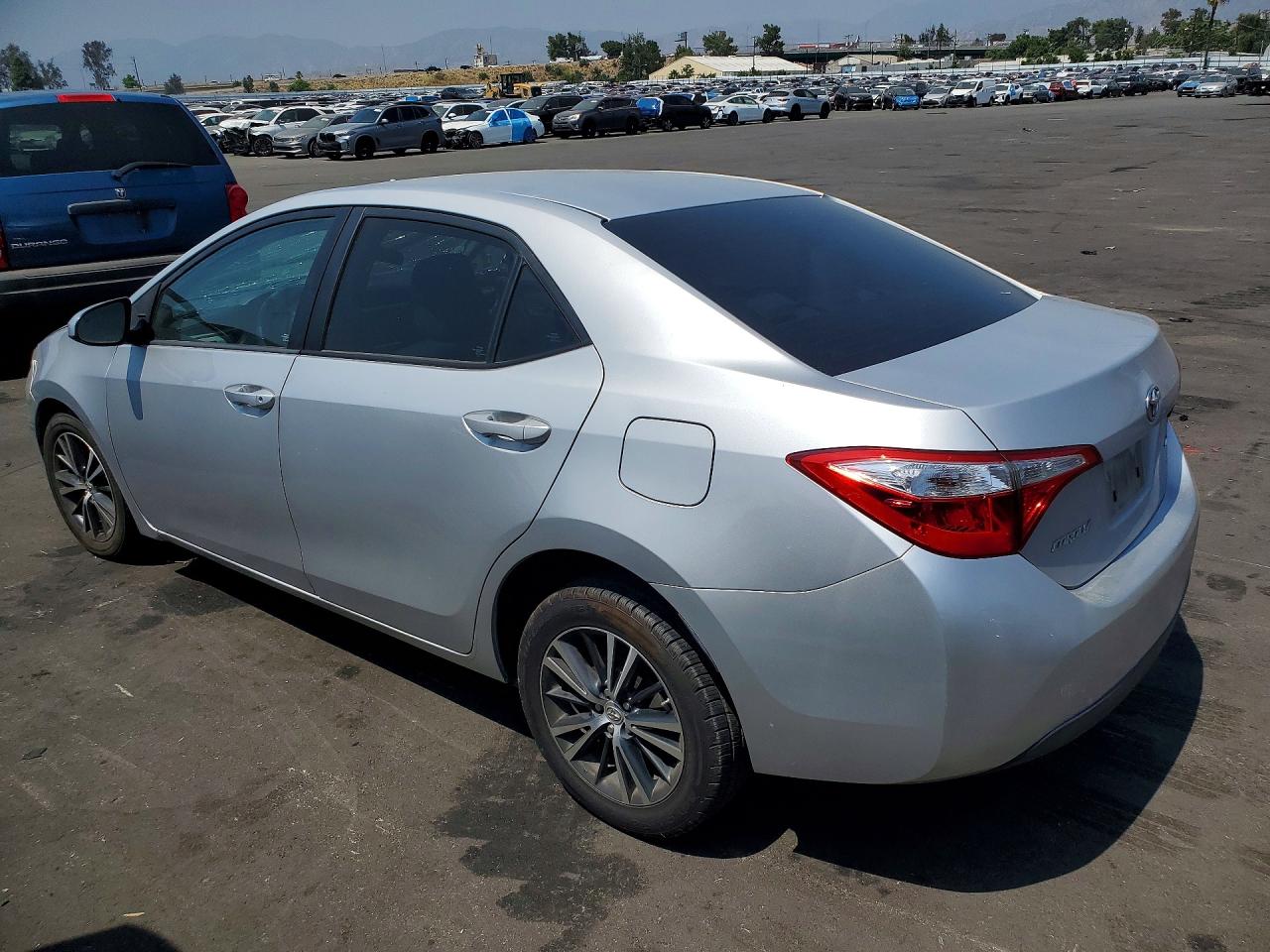 2016 TOYOTA COROLLA LE PLUS photo 2