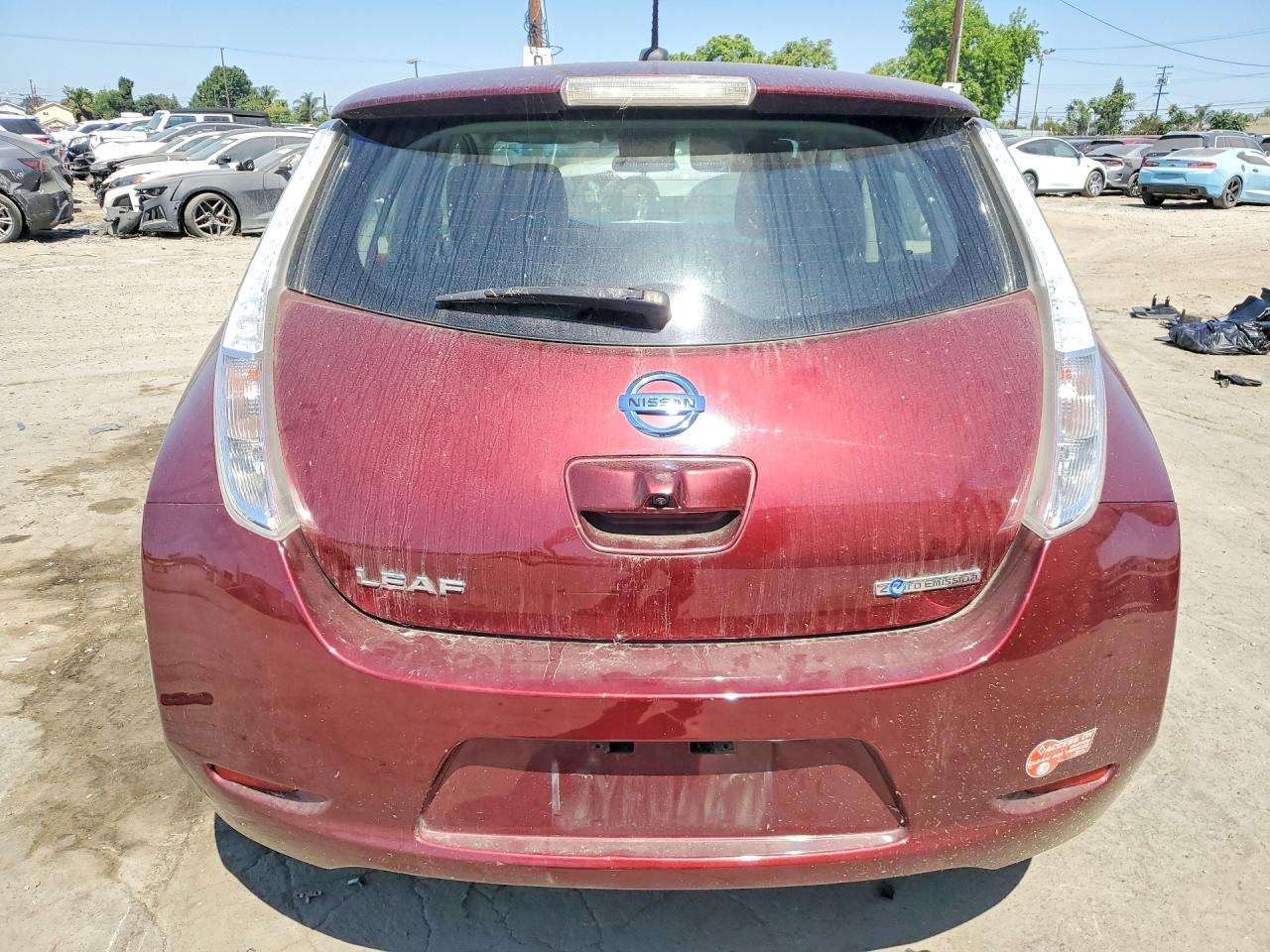 2017 NISSAN LEAF S photo 11