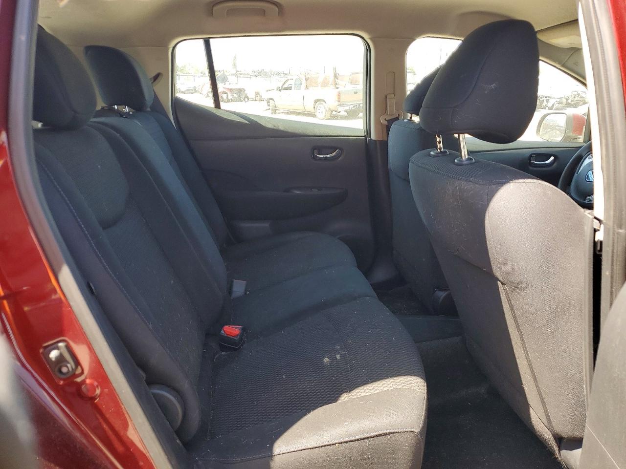 2017 NISSAN LEAF S photo 21