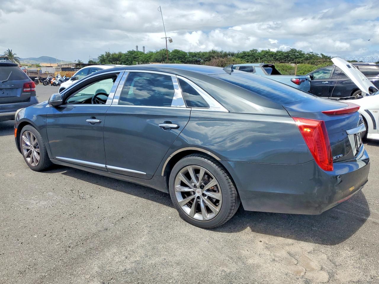 2014 CADILLAC XTS photo 2
