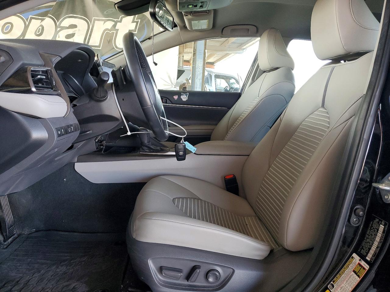 2021 TOYOTA CAMRY SE photo 13