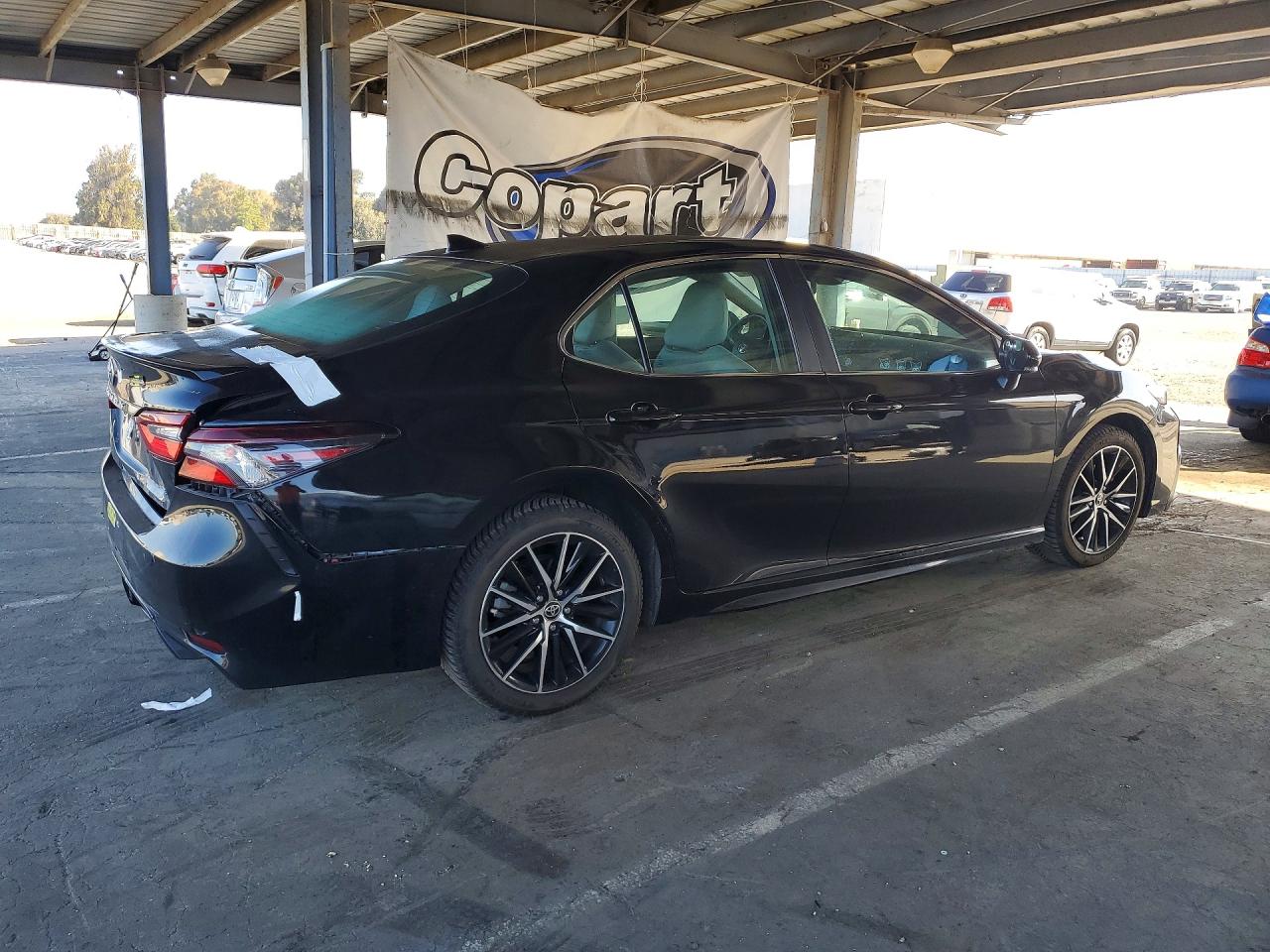 2021 TOYOTA CAMRY SE photo 5