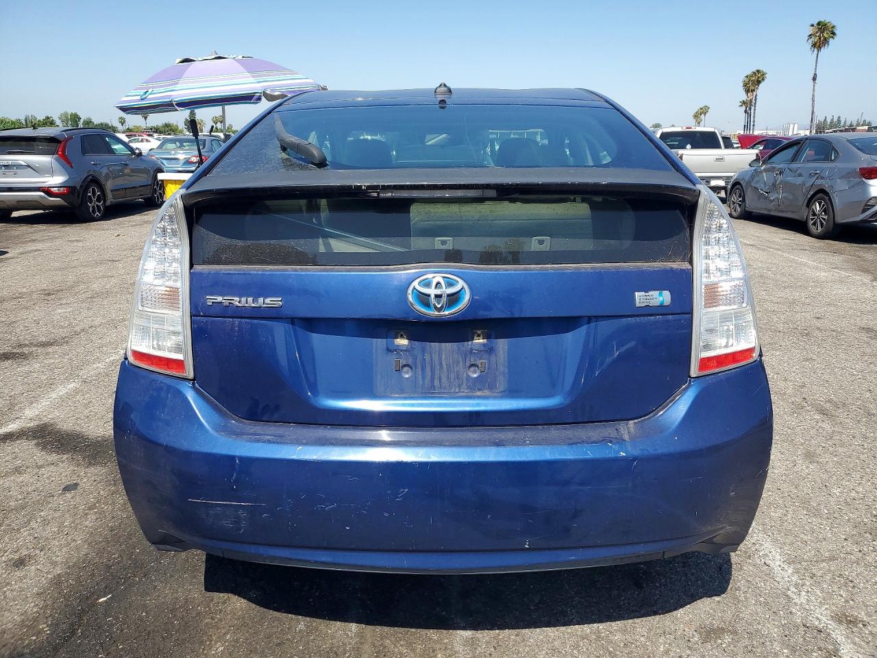 2011 TOYOTA PRIUS TWO photo 11