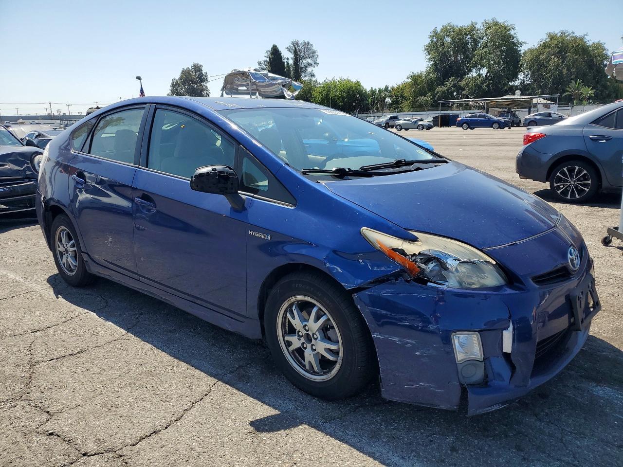 2011 TOYOTA PRIUS TWO photo 7