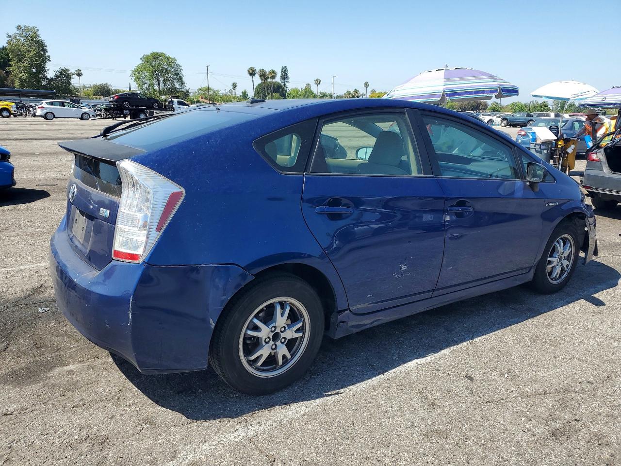 2011 TOYOTA PRIUS TWO photo 5