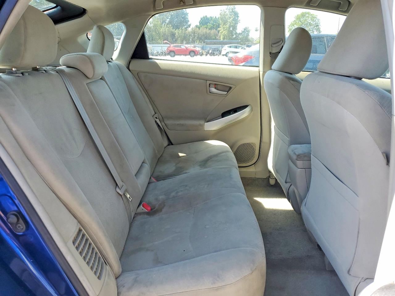 2011 TOYOTA PRIUS TWO photo 19