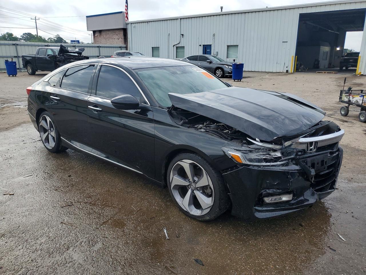 2018 HONDA ACCORD TOURING photo 7