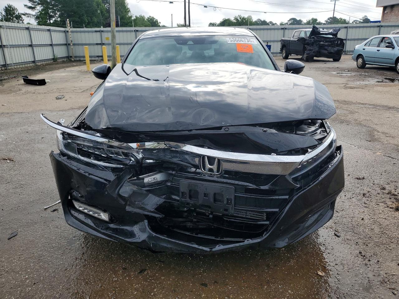2018 HONDA ACCORD TOURING photo 9