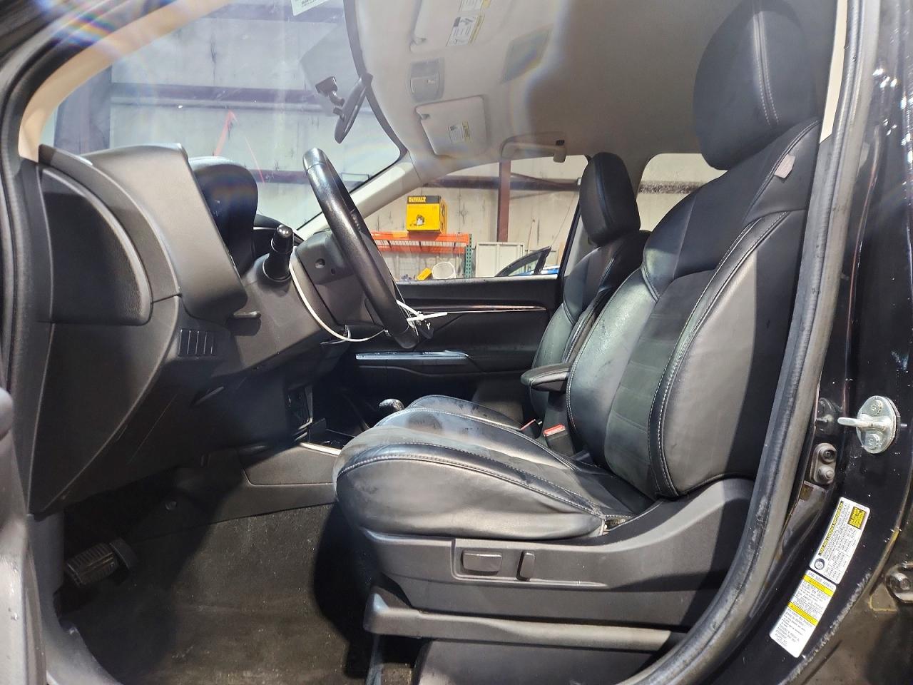 2019 MITSUBISHI OUTLANDER SE photo 7