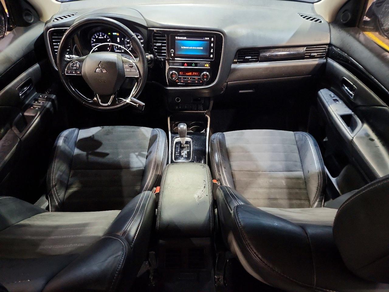 2019 MITSUBISHI OUTLANDER SE photo 8