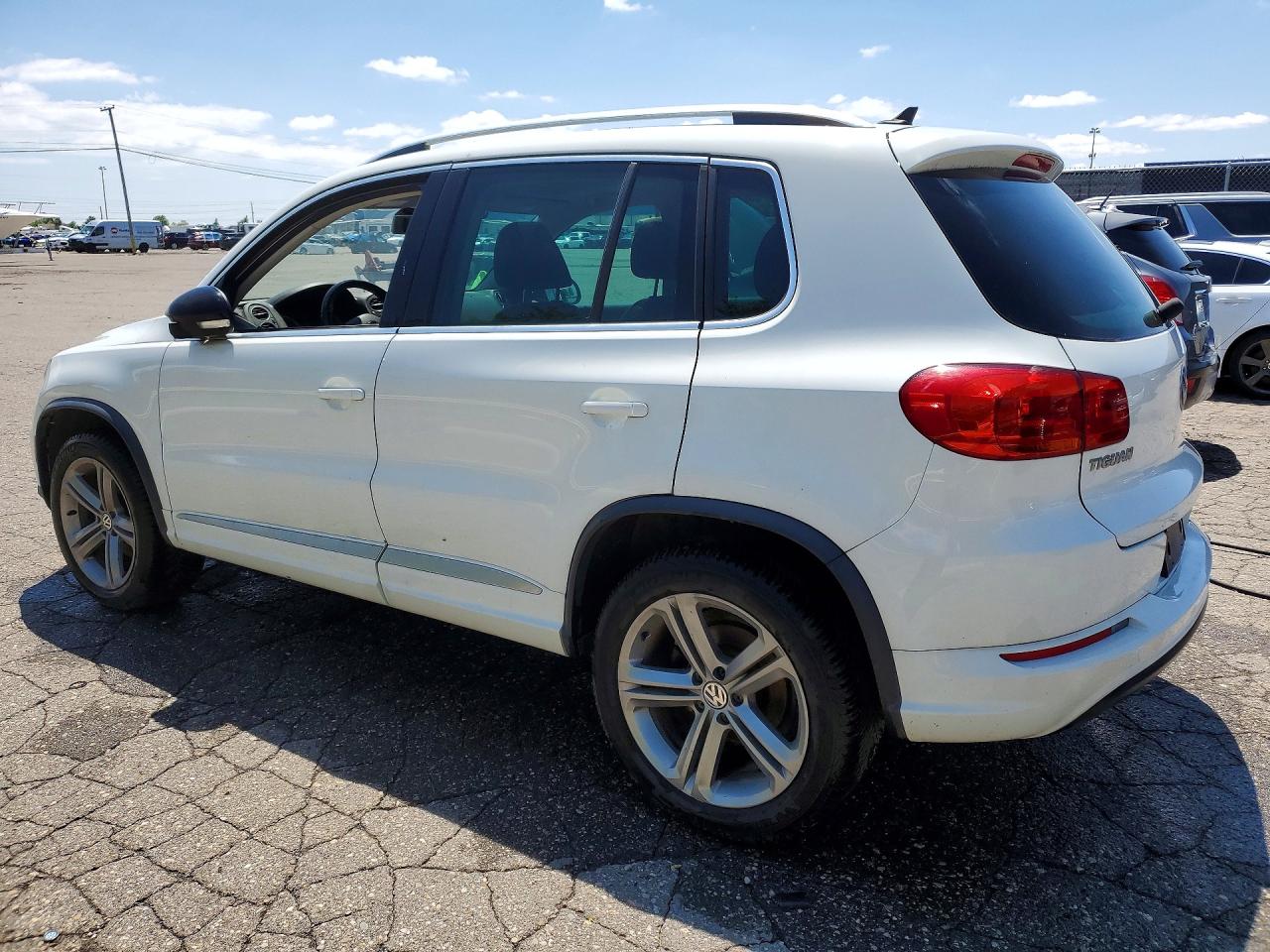 2017 VOLKSWAGEN TIGUAN SPORT photo 3
