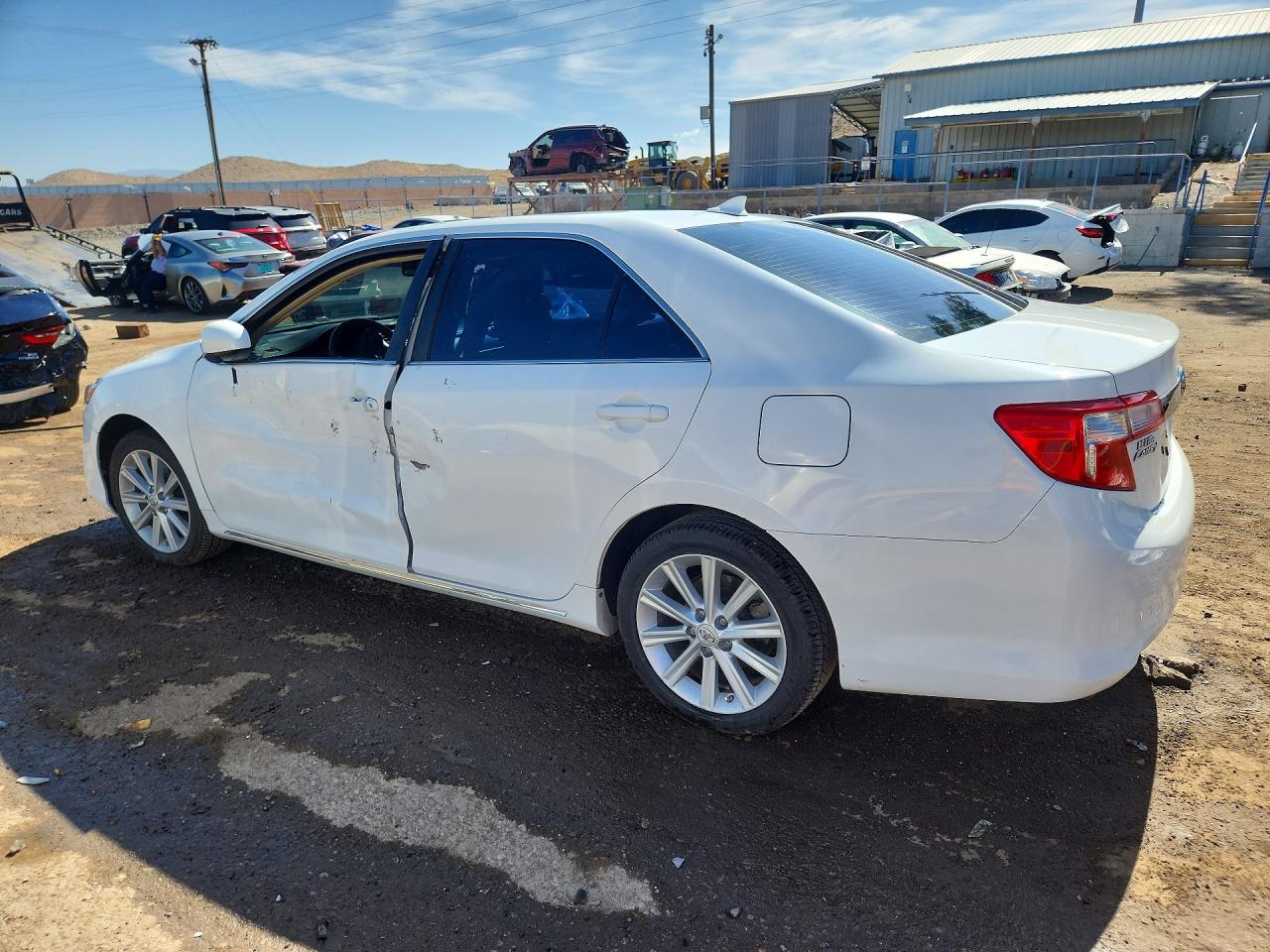 2012 TOYOTA CAMRY XLE V6 photo 3