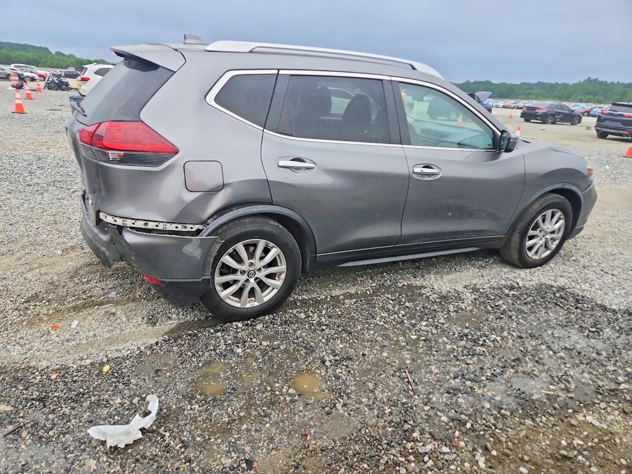 2018 NISSAN ROGUE SV photo 5