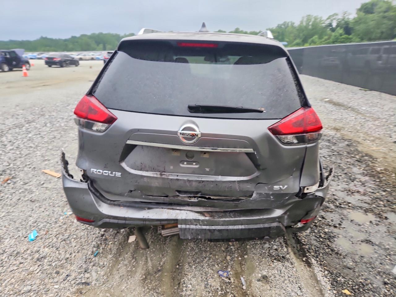 2018 NISSAN ROGUE SV photo 11