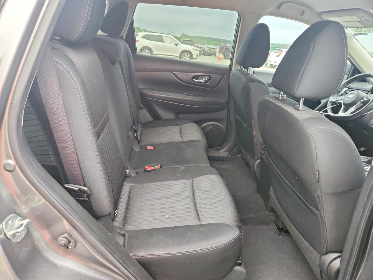 2018 NISSAN ROGUE SV photo 19