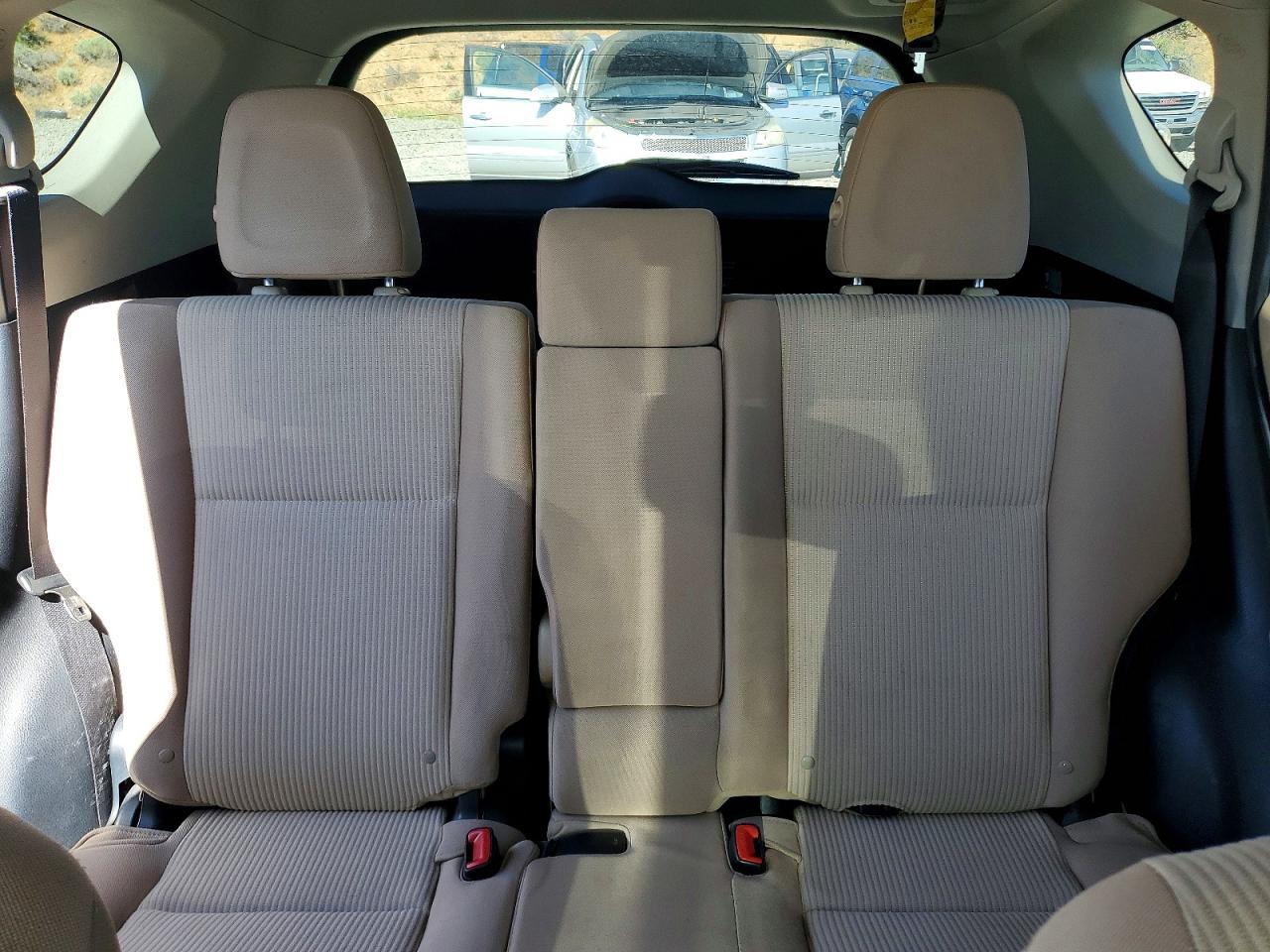 2013 TOYOTA RAV4 LE photo 19