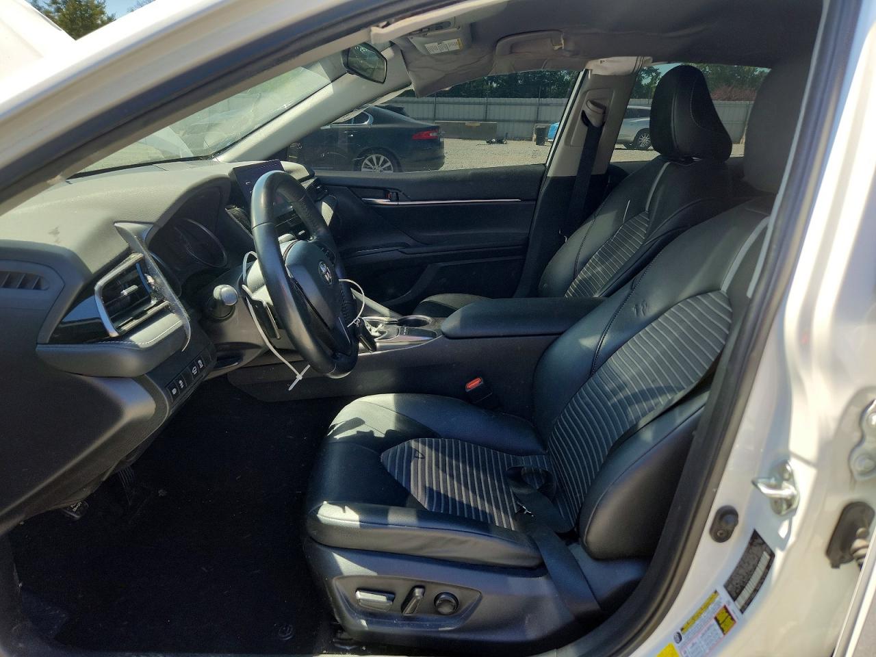 2022 TOYOTA CAMRY SE photo 13