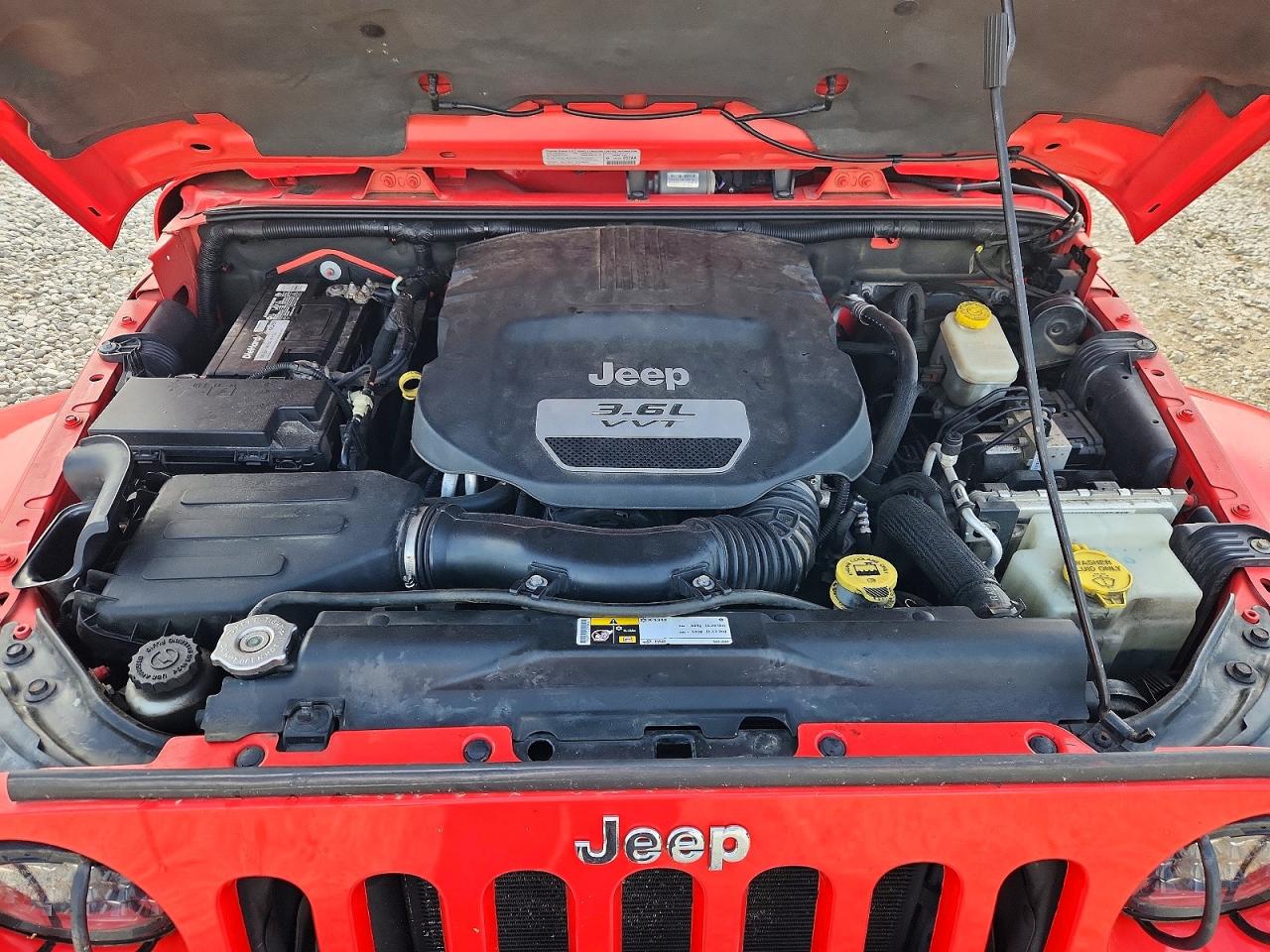 2013 JEEP WRANGLER SAHARA photo 23