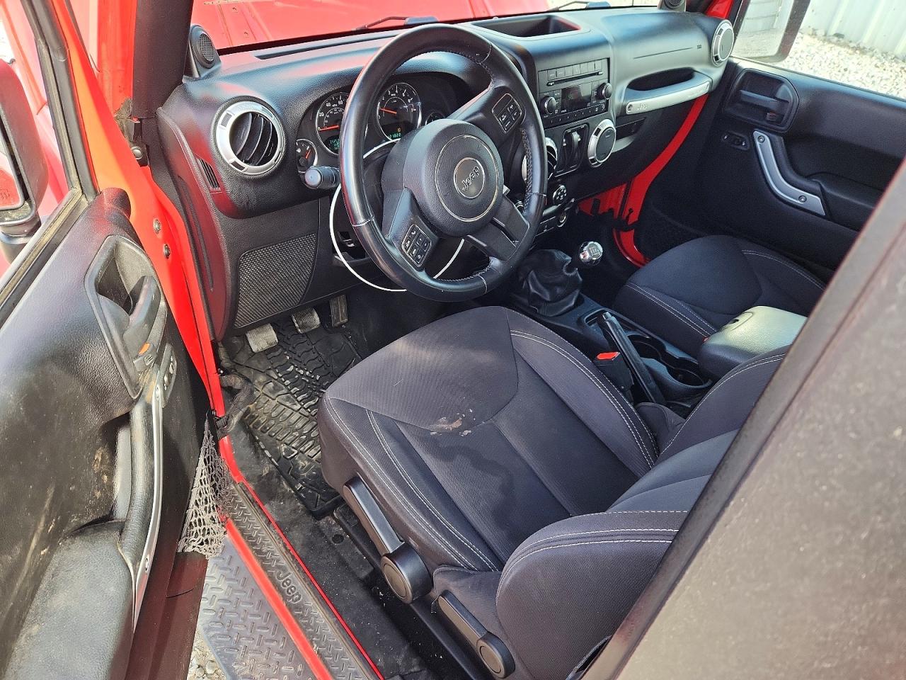 2013 JEEP WRANGLER SAHARA photo 15