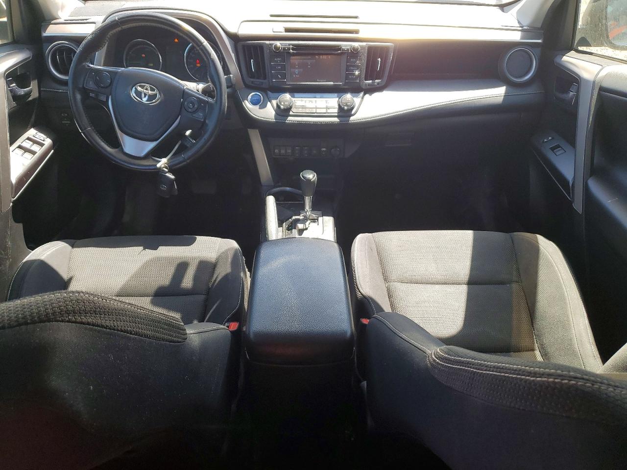 2016 TOYOTA RAV4 HV XLE photo 22
