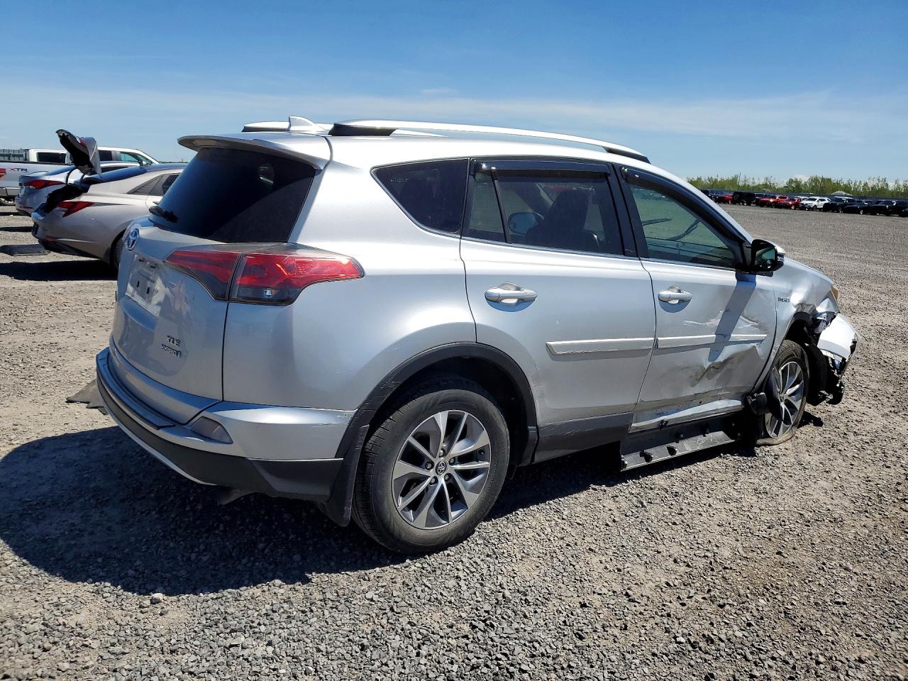 2016 TOYOTA RAV4 HV XLE photo 7