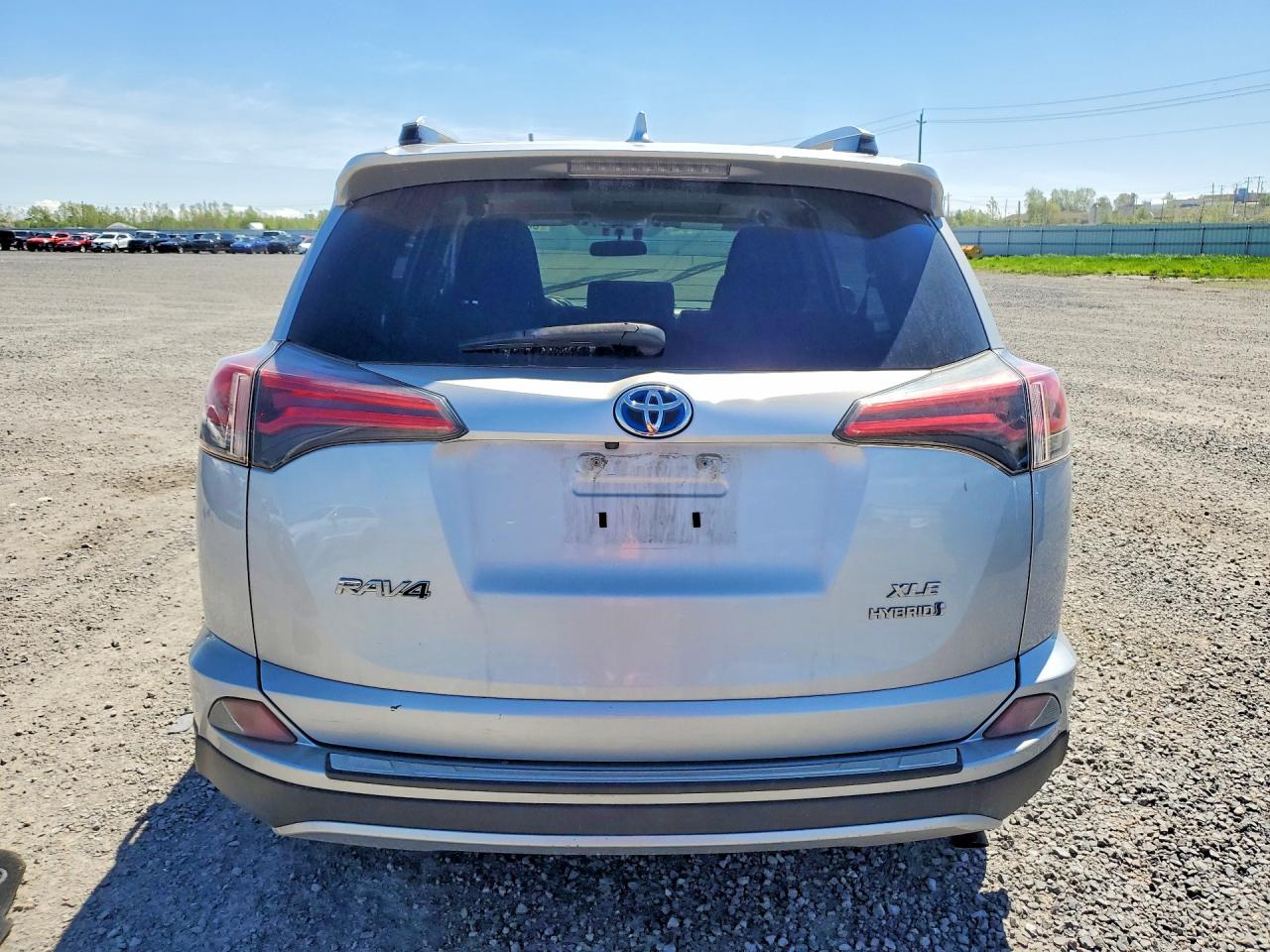 2016 TOYOTA RAV4 HV XLE photo 16