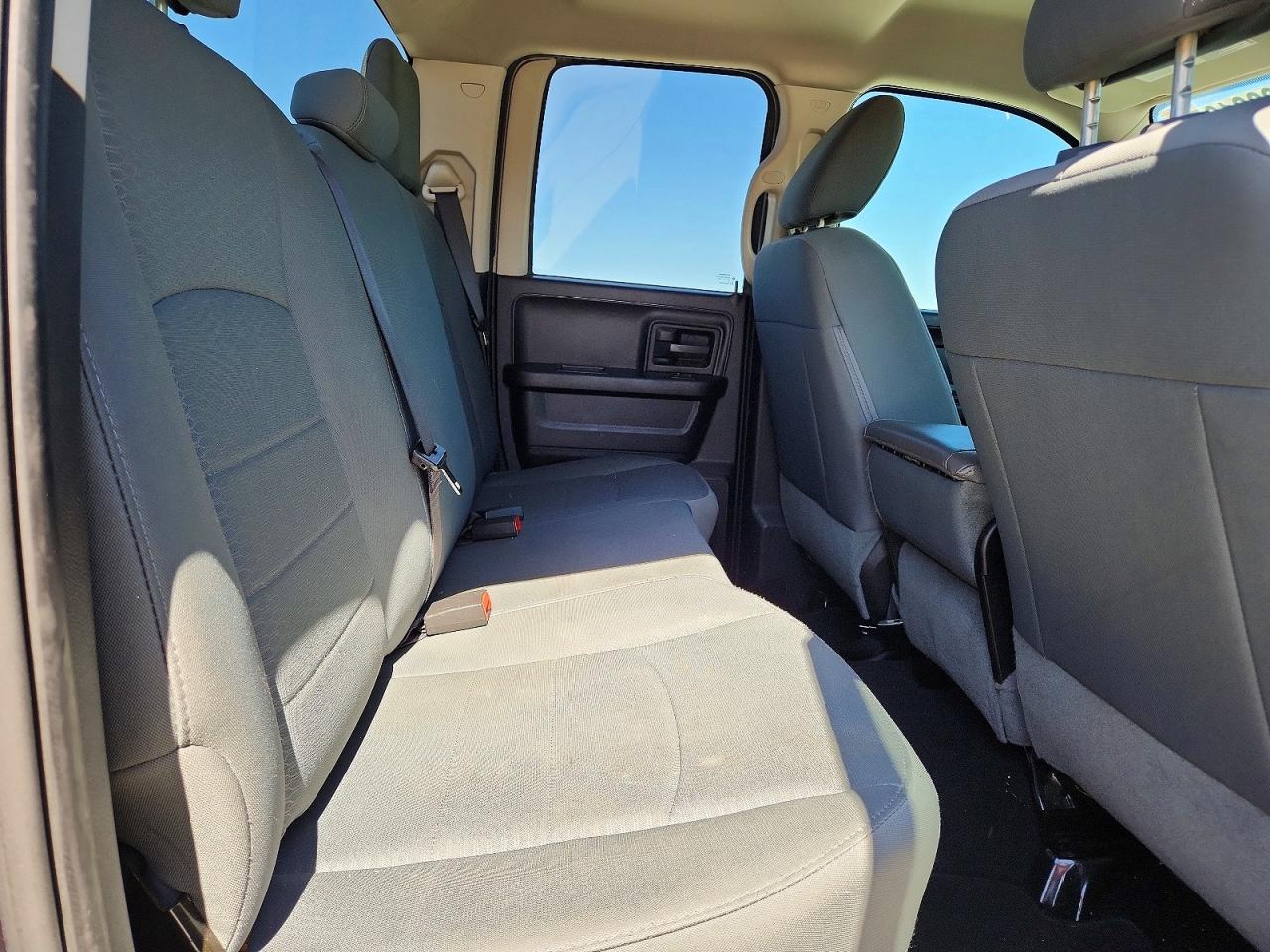 2016 RAM 1500 ST photo 19