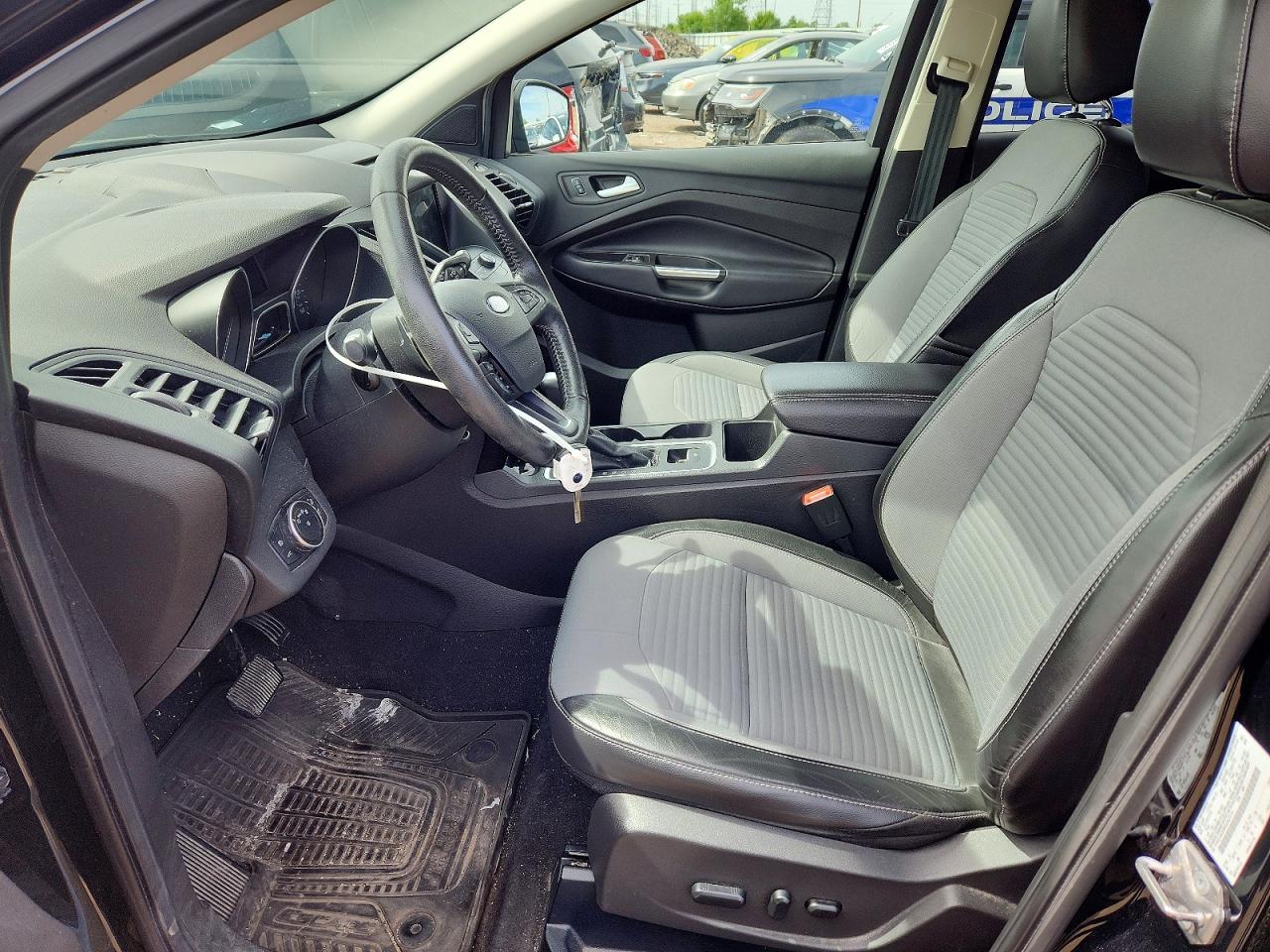 2017 FORD ESCAPE SE photo 13