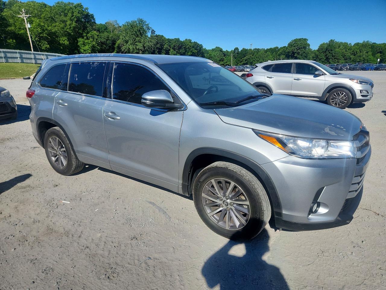 2018 TOYOTA HIGHLANDER XLE photo 7