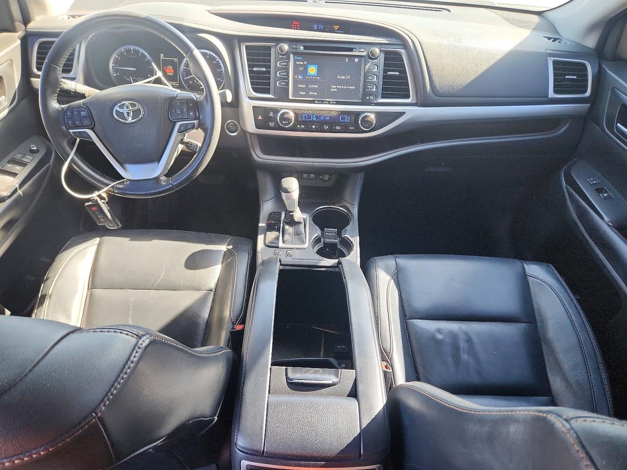 2018 TOYOTA HIGHLANDER XLE photo 15