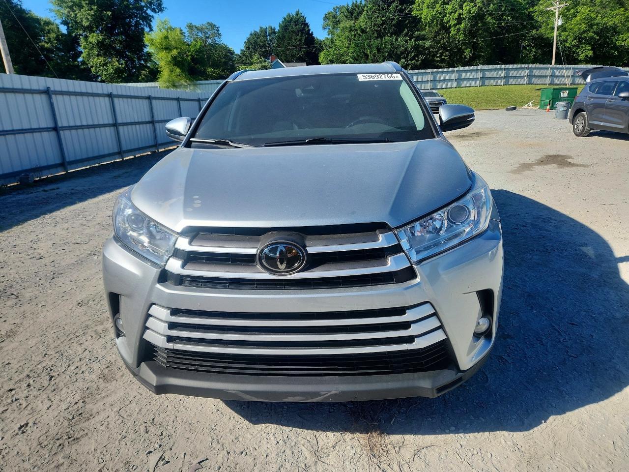 2018 TOYOTA HIGHLANDER XLE photo 9