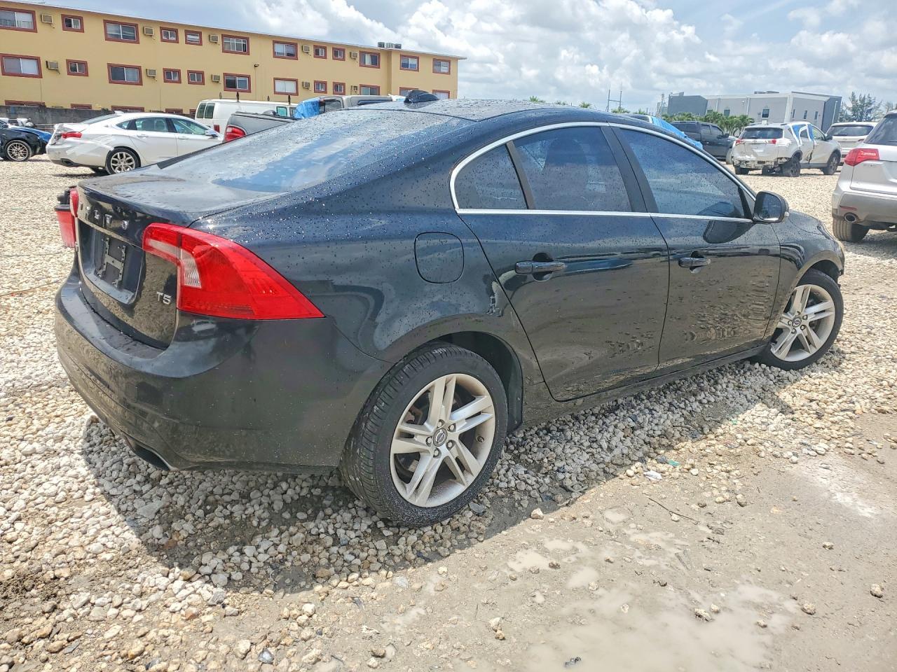 2015 VOLVO S60 PLATINUM photo 5