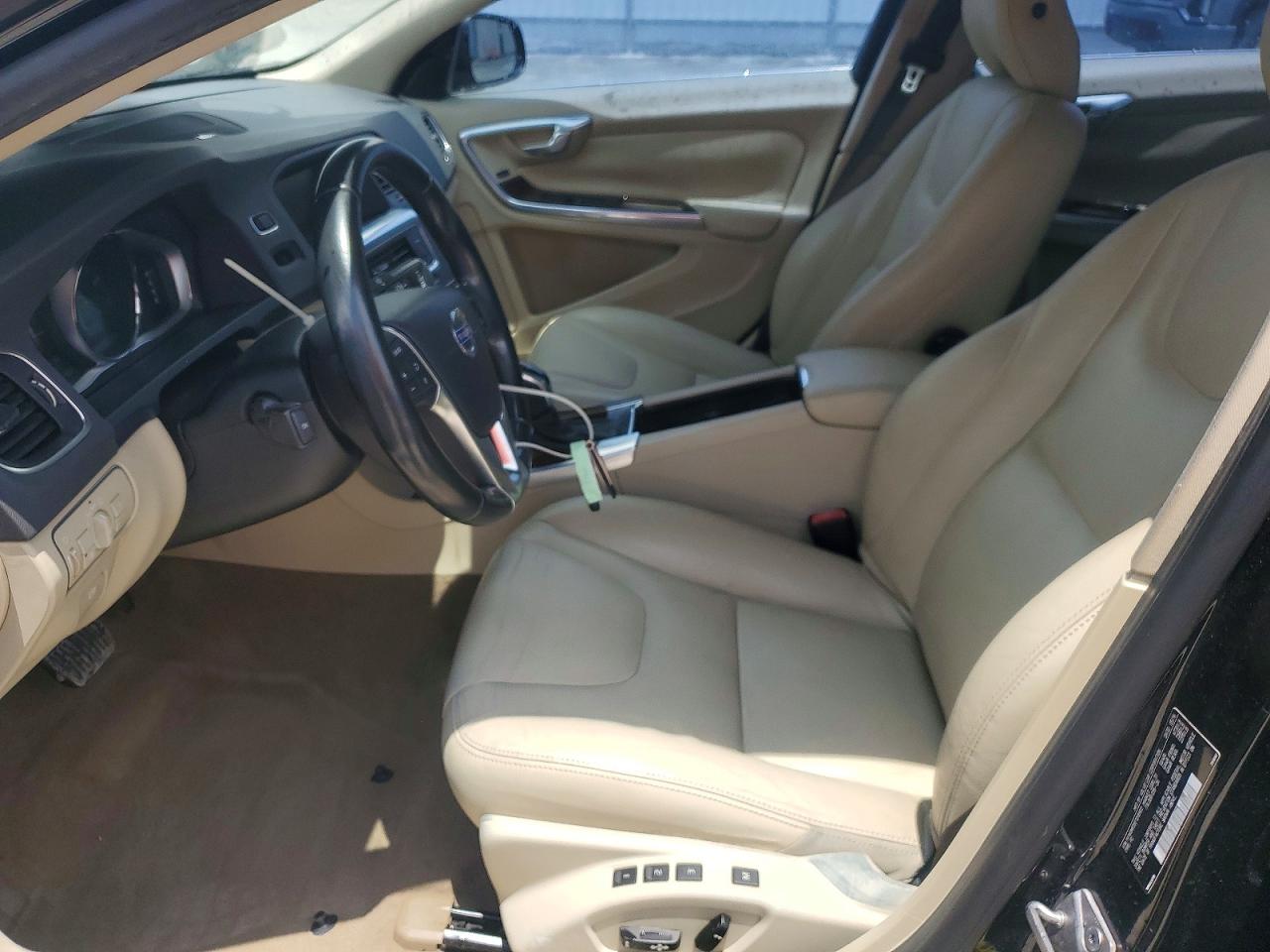 2015 VOLVO S60 PLATINUM photo 13