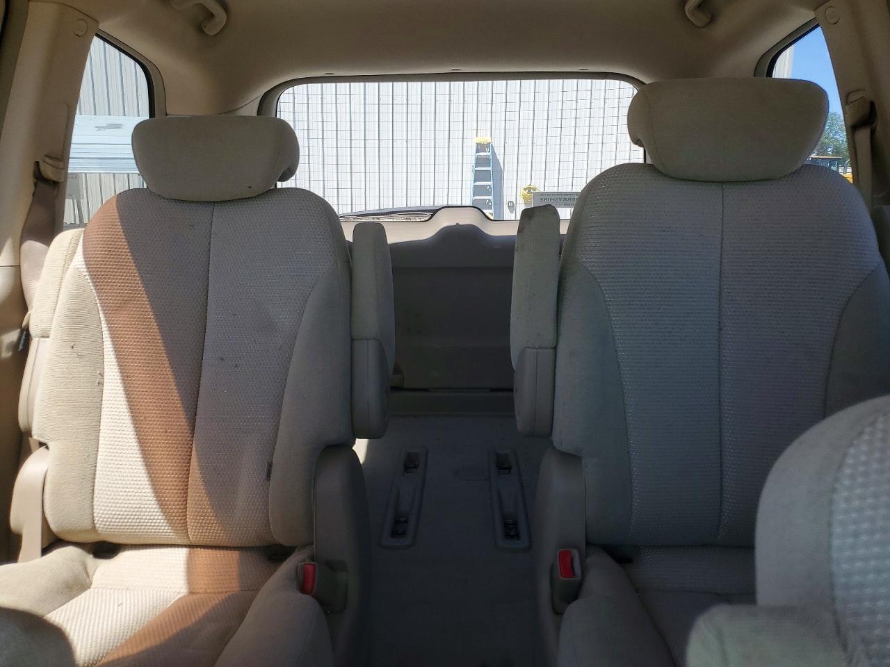 2007 KIA SEDONA BASE photo 19
