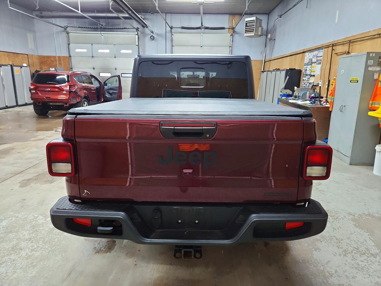 2021 JEEP GLADIATOR SPORT photo 11
